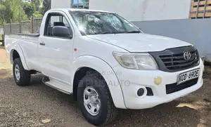 Toyota Hilux 2014 White