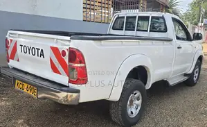 Toyota Hilux 2014 White
