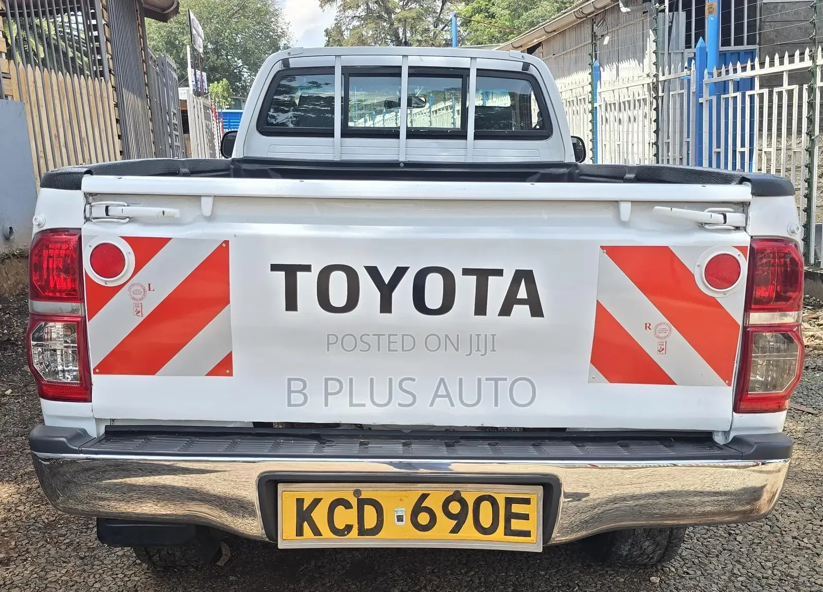 Toyota Hilux 2014 White