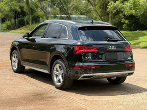 Audi Q5 45 Premium AWD quattro 2020 Black