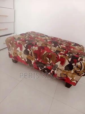 Ottoman/Table