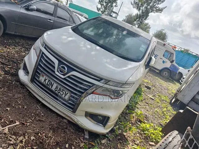 Nissan Grand 2016 White