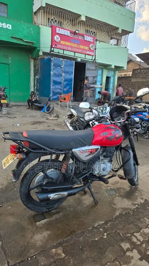 Bajaj Boxer 150 UG 2024 Red