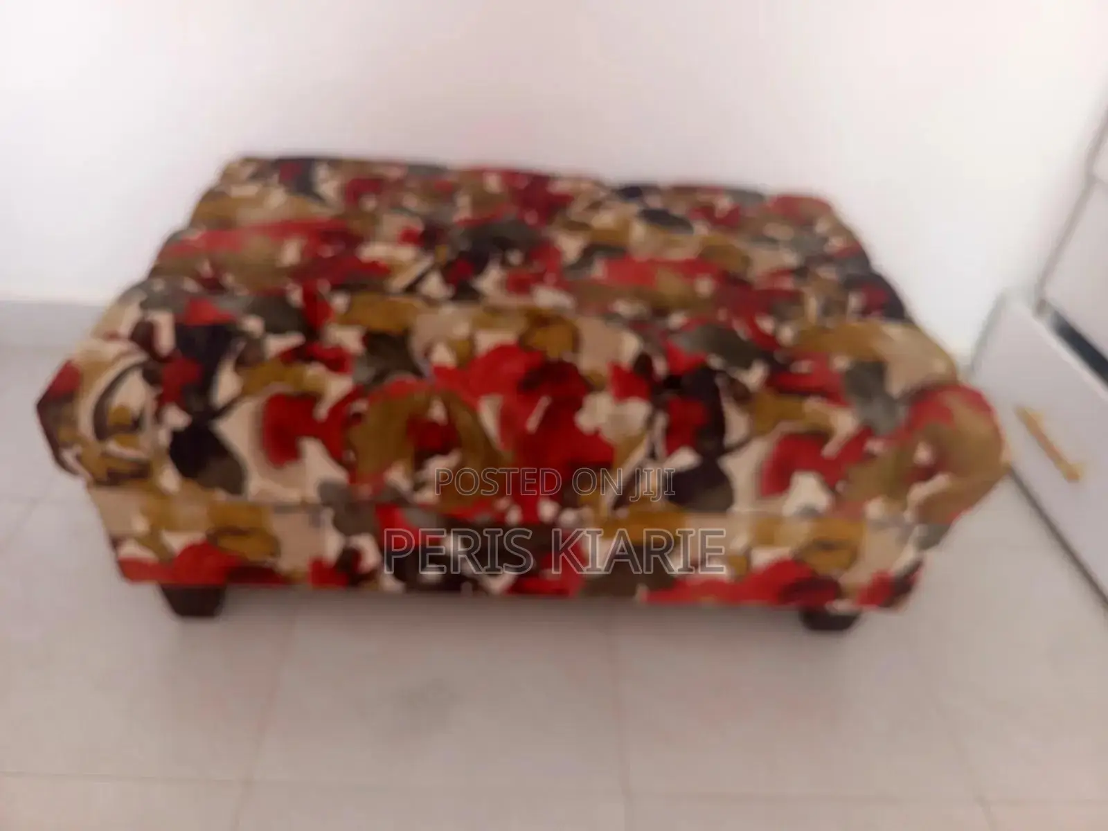 Ottoman/Table