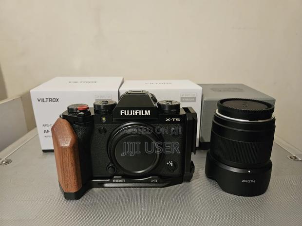 Fujifilm X-T5 (Includes Lenses)