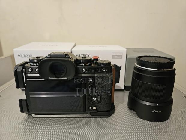 Fujifilm X-T5 (Includes Lenses) - thumbnail 2