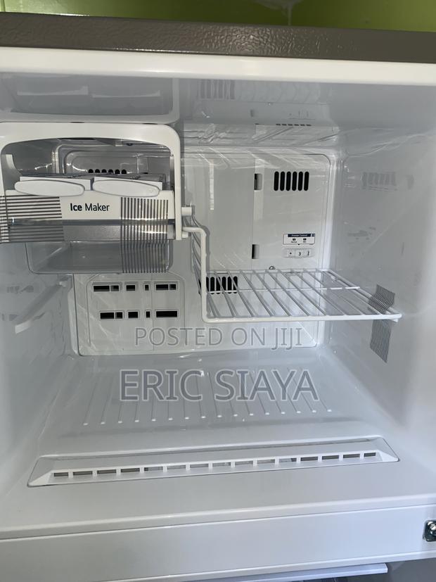 Lg Refrigerator - thumbnail 9