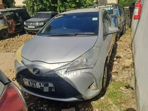 Toyota Vitz 1.5 FWD 5dr 2018 Silver