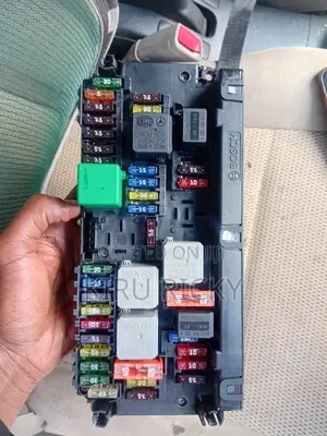 W212 Fuse Box