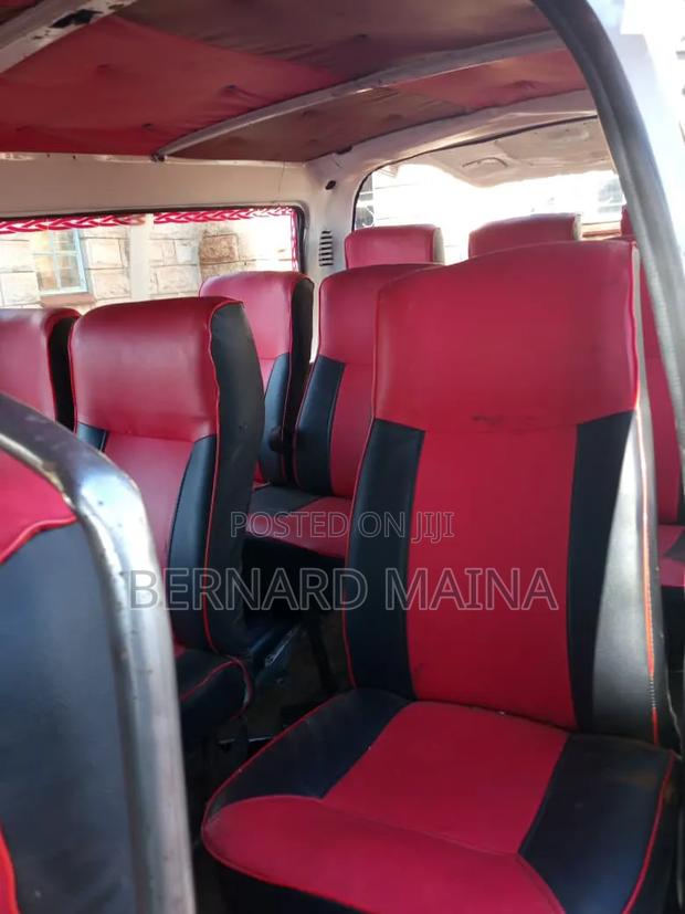 Toyota HiAce 2002 White - thumbnail 4