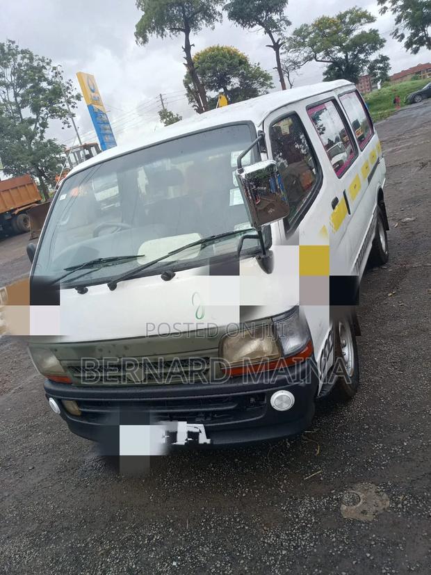 Toyota HiAce 2002 White - thumbnail 5