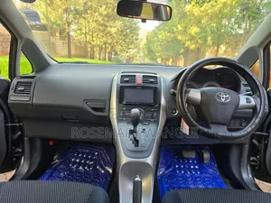 Toyota Auris 2011 Black