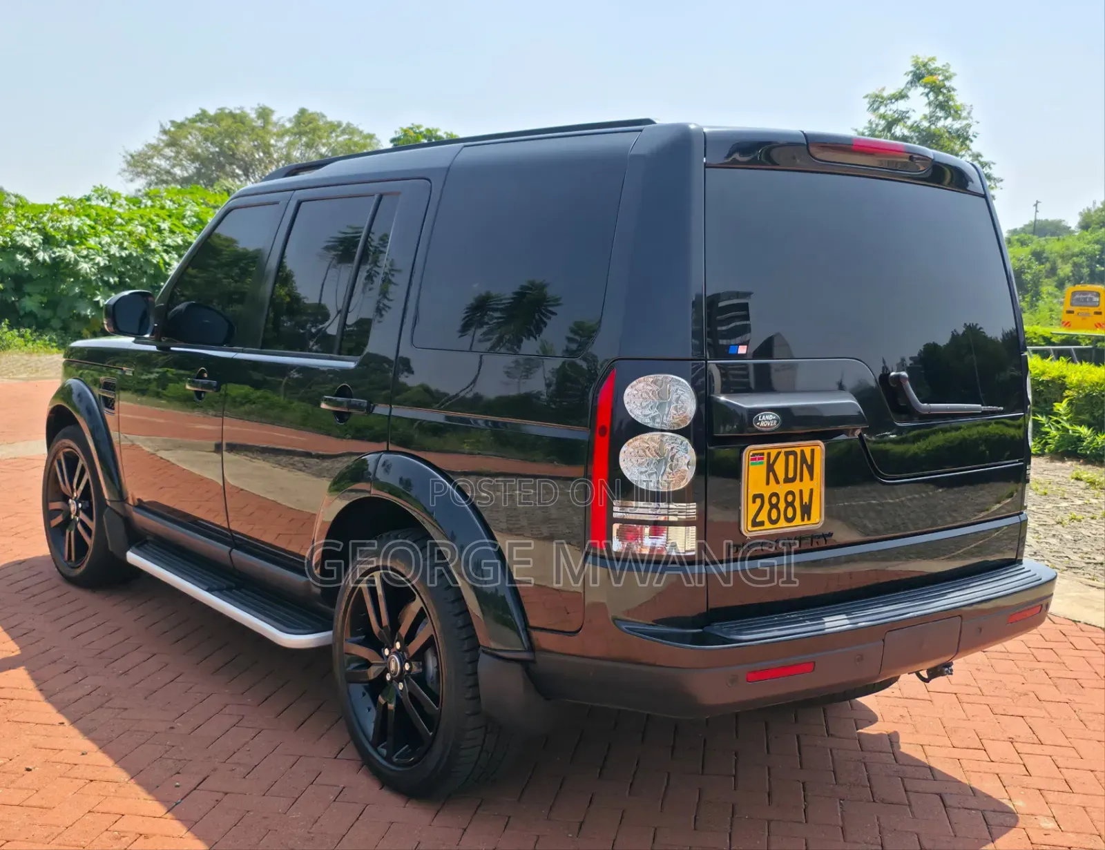 Land Rover Discovery 2016 Black