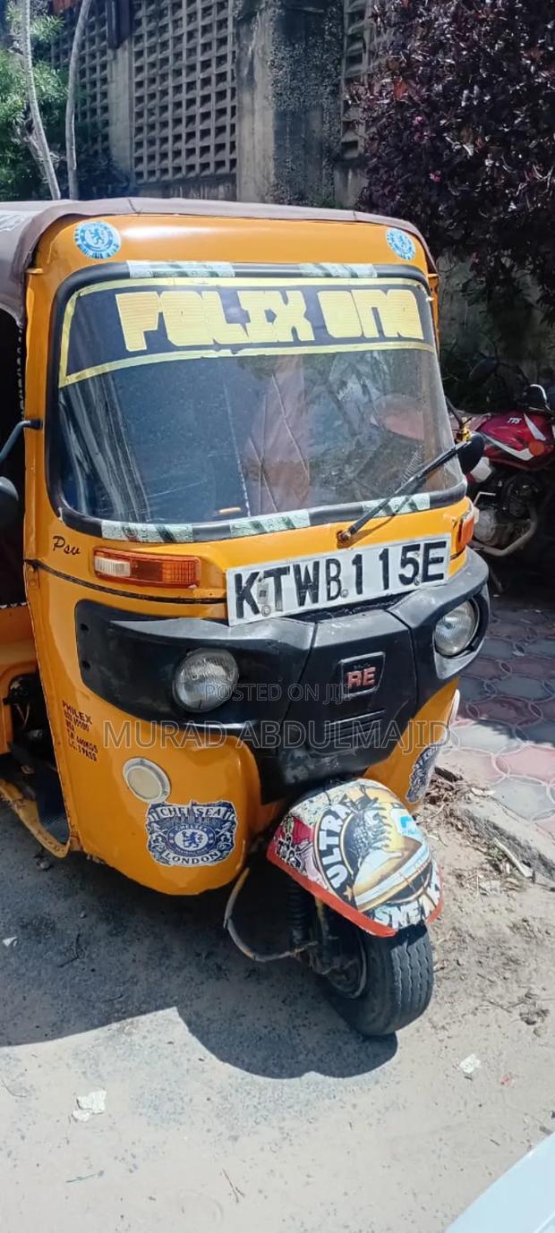 Bajaj Boxer 125 2021 Yellow - main view