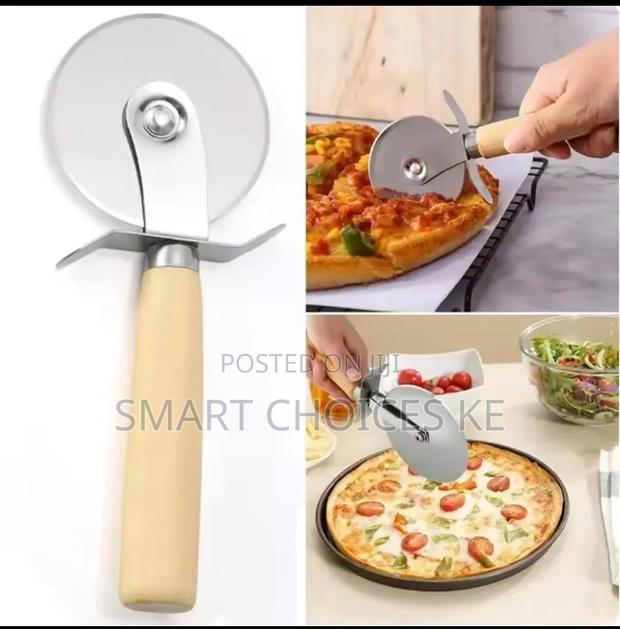 Stainless Steel Dough/Pizza Cutter With Bamboo Handle
