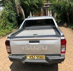 Isuzu D-MAX 2022 Silver