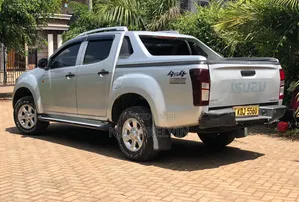 Isuzu D-MAX 2022 Silver
