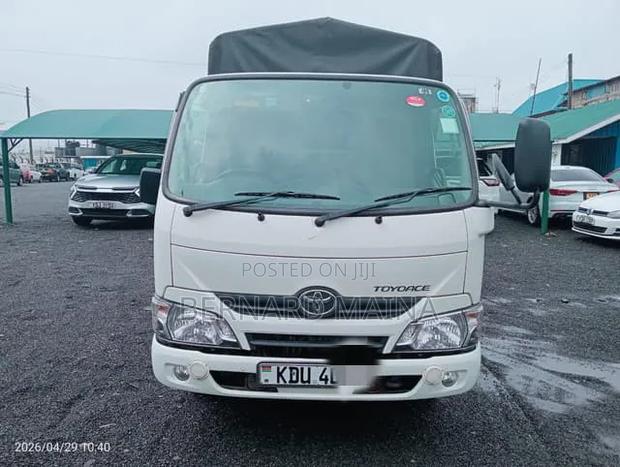 Toyota Toyoace Cargo - thumbnail 2