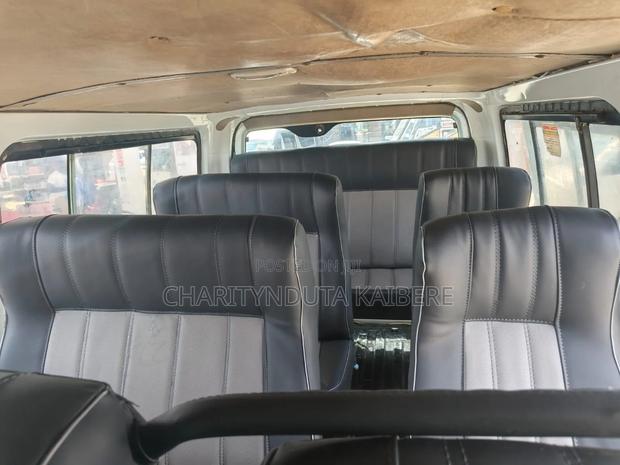 Toyota HiAce 2007 White - thumbnail 3