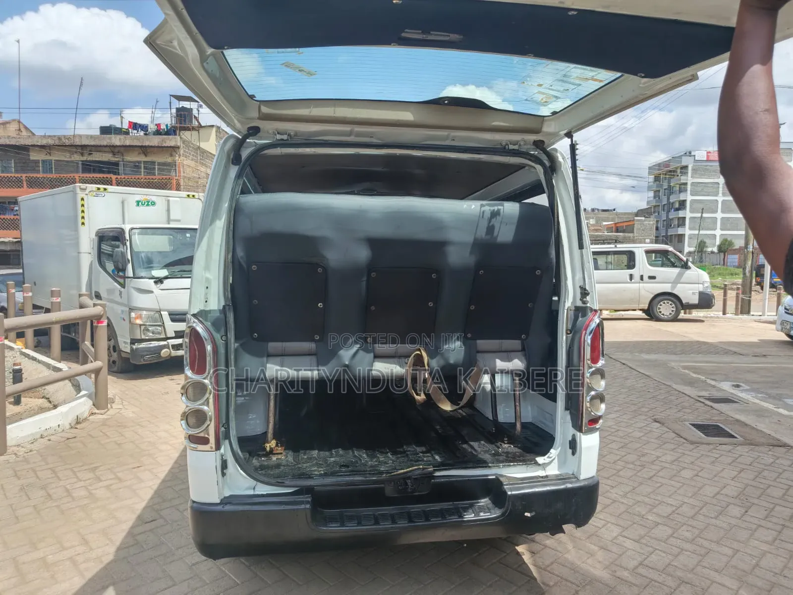 Toyota HiAce 2007 White