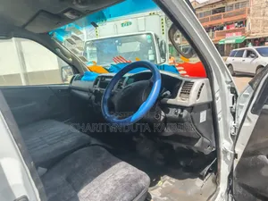 Toyota HiAce 2007 White