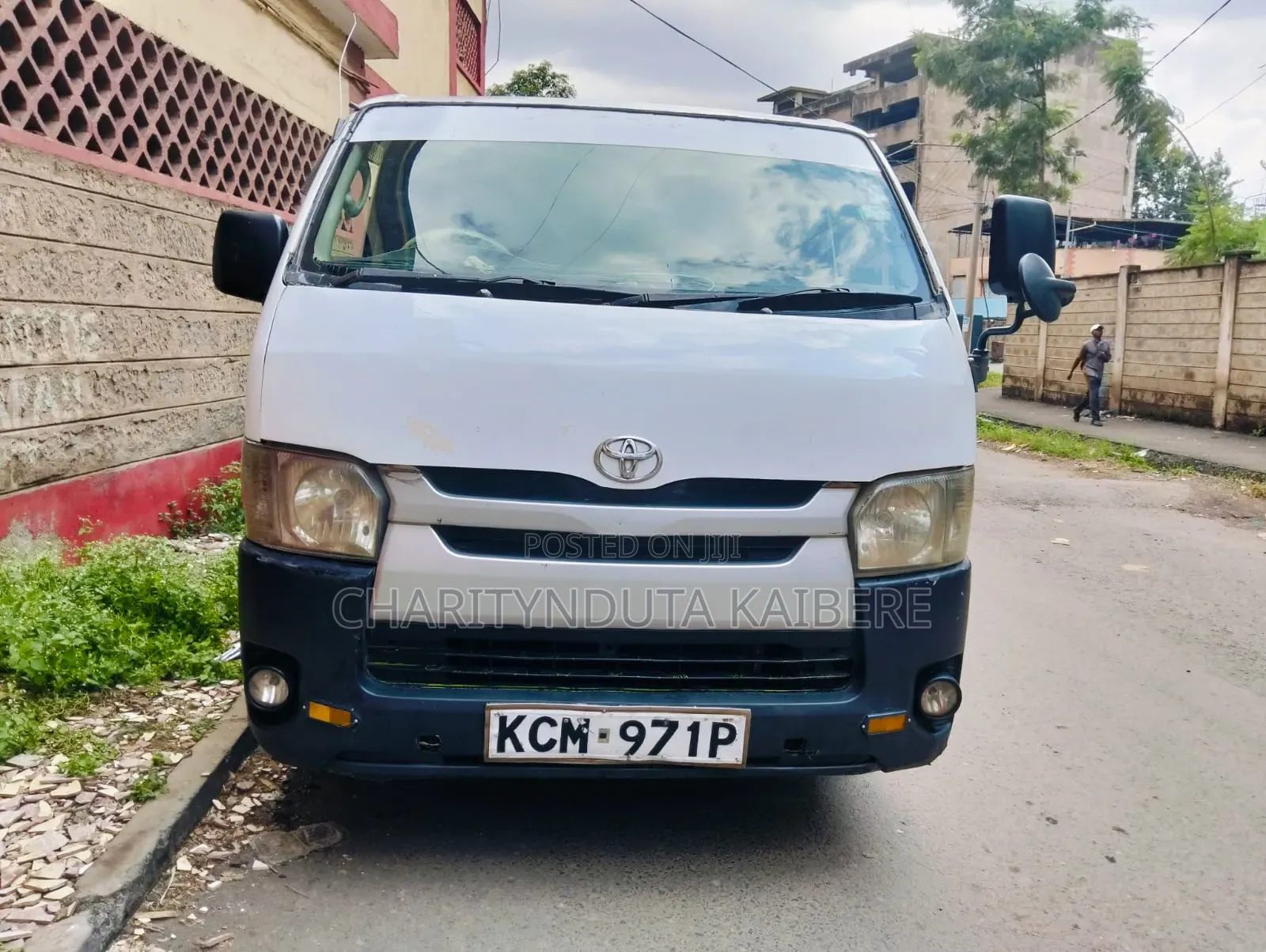 Toyota HiAce 2010 White