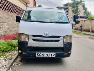 Toyota HiAce 2010 White