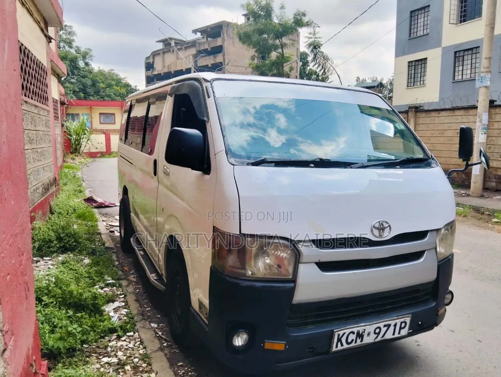 Toyota HiAce 2010 White