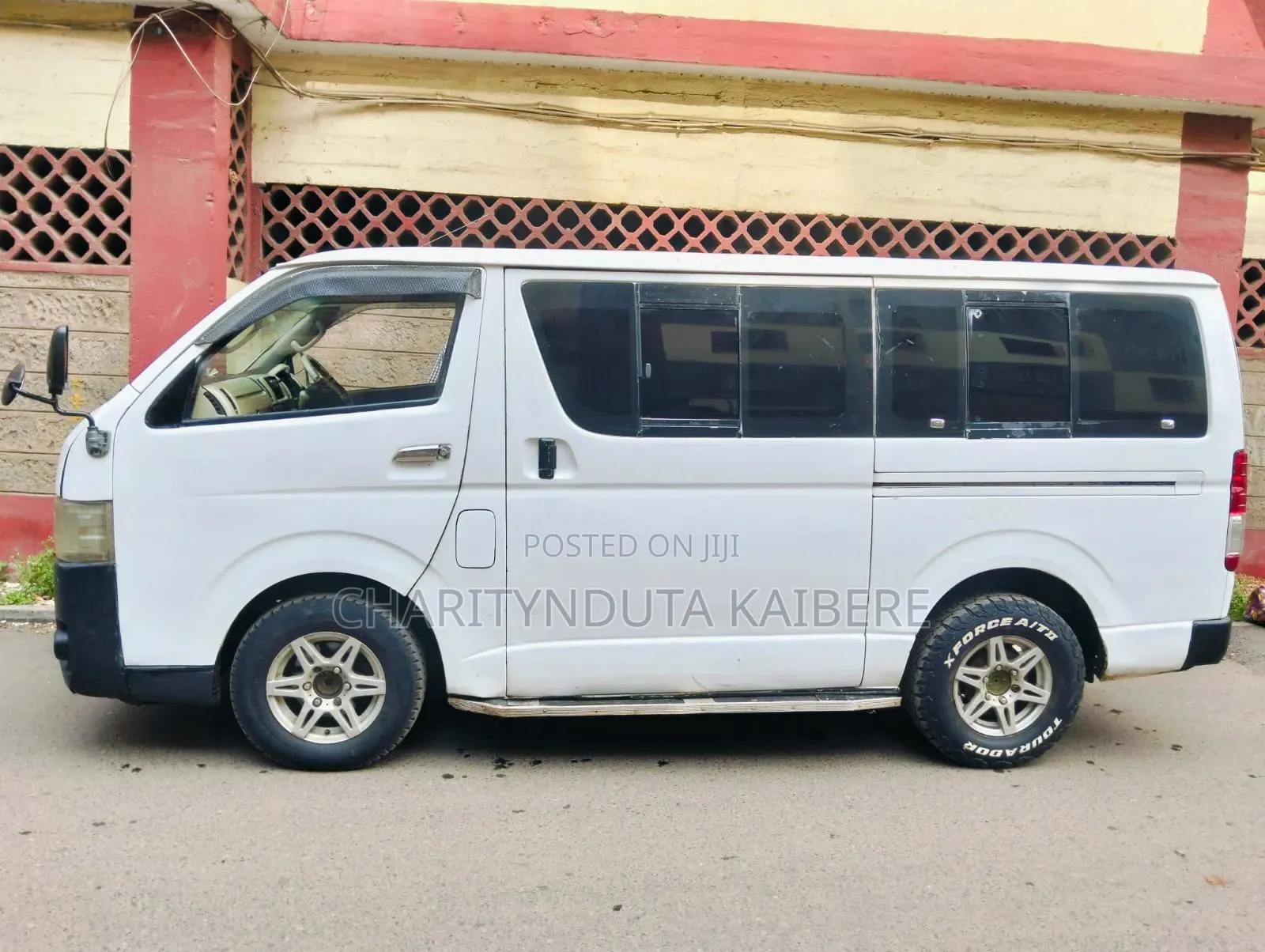 Toyota HiAce 2010 White
