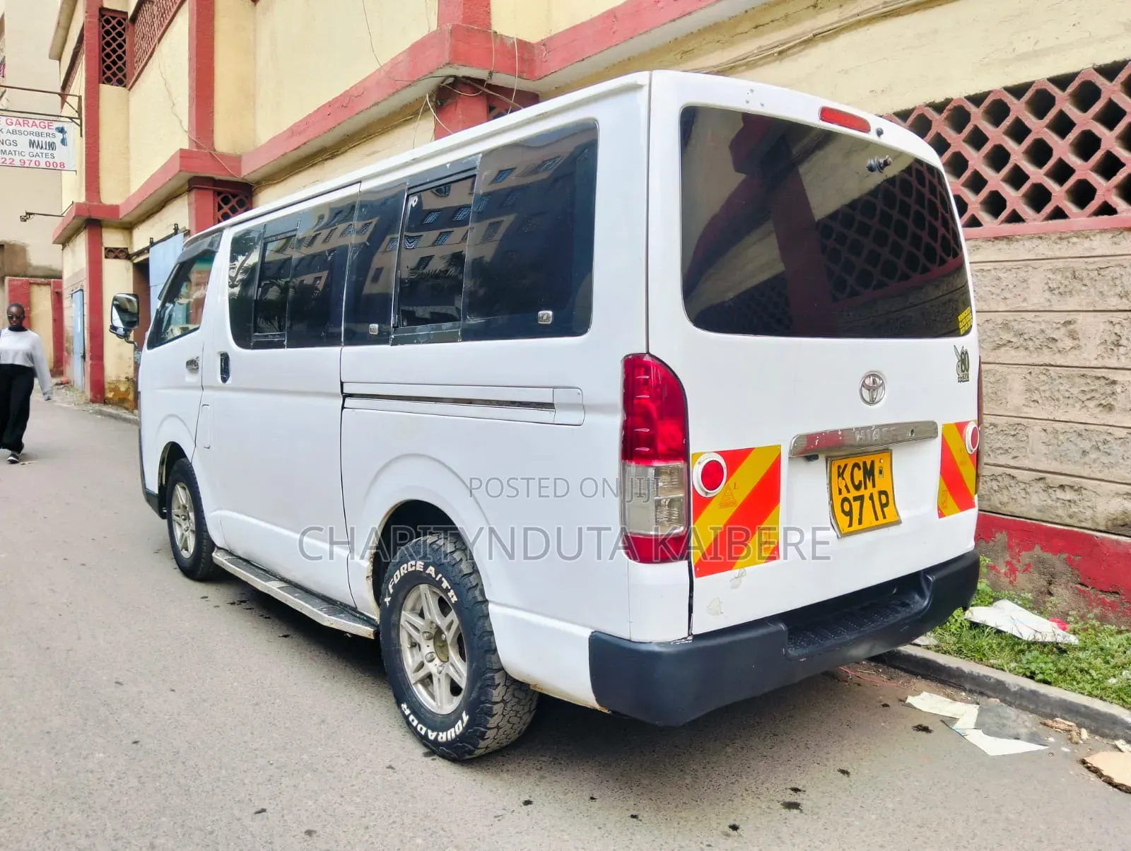 Toyota HiAce 2010 White