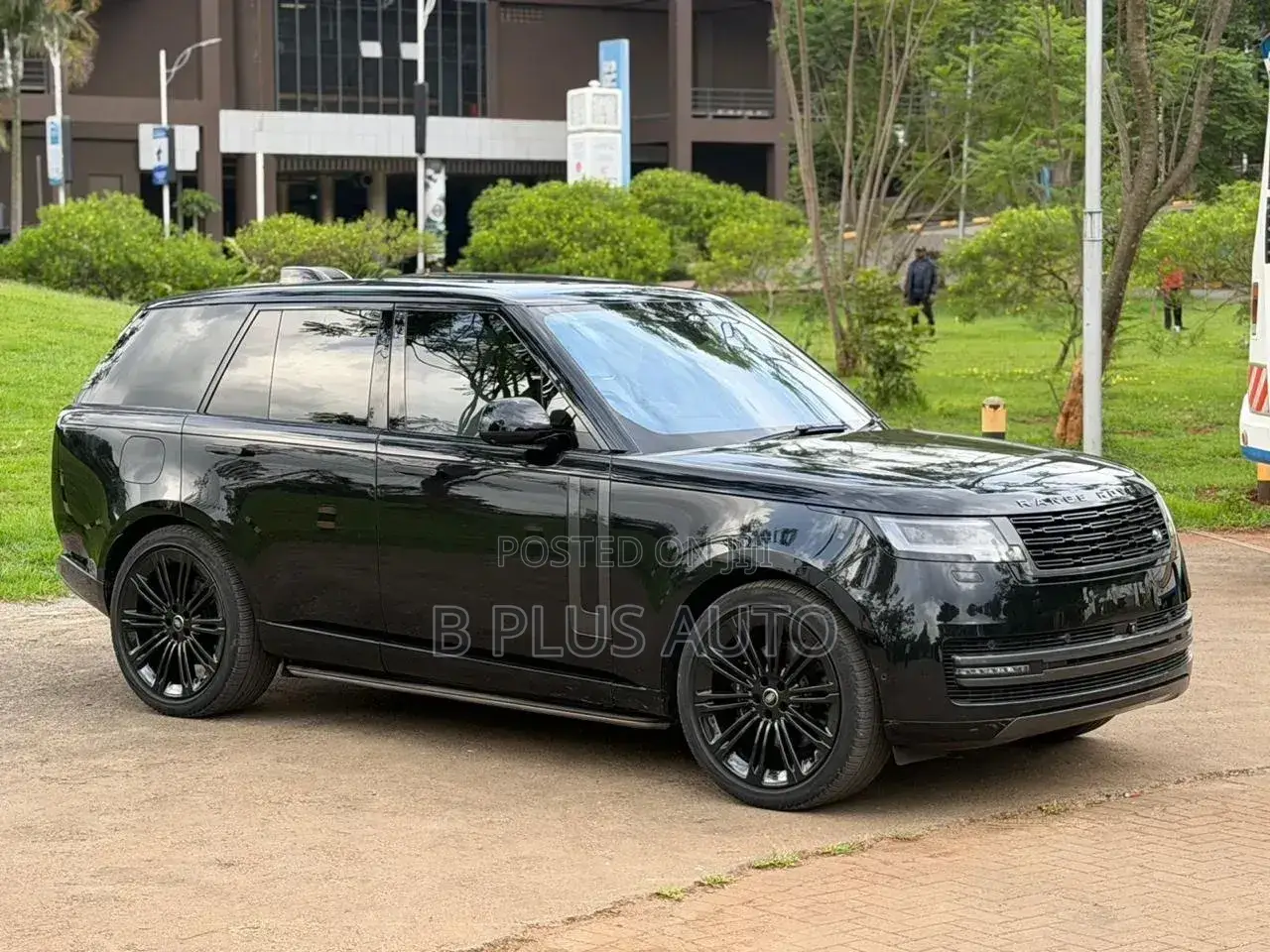 Land Rover Range Rover Vogue 2022 Black