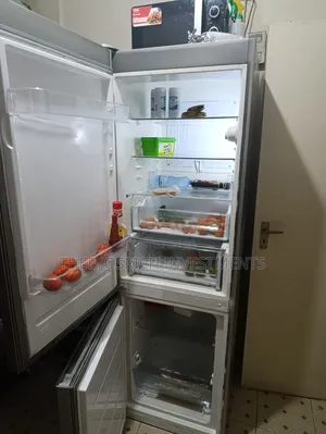 Bauknecht Bottom Freezer Refrigerator 350 Litres
