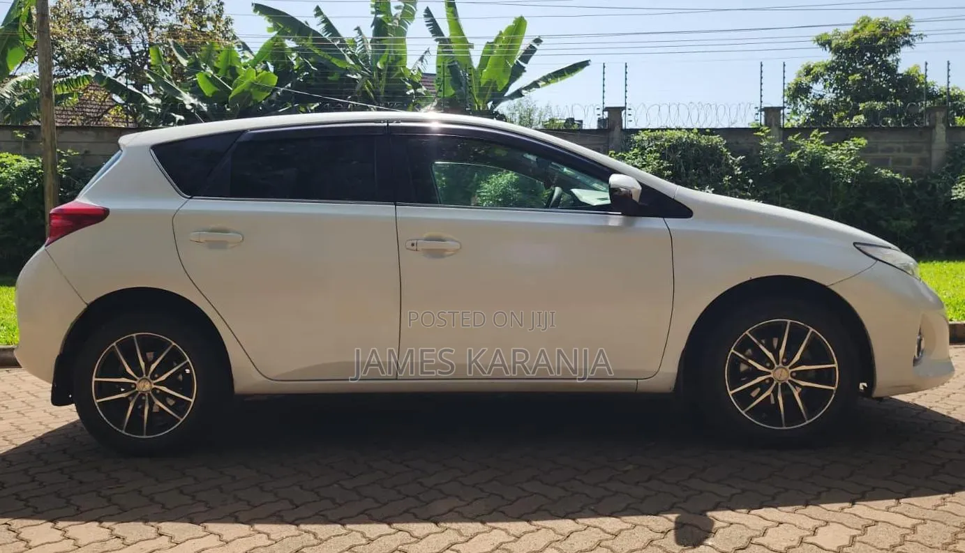 Toyota Auris 2013 White