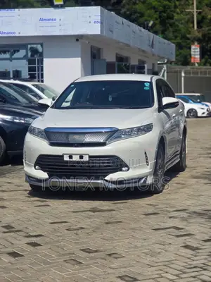 Toyota Harrier 2.0 4WD 2019 White