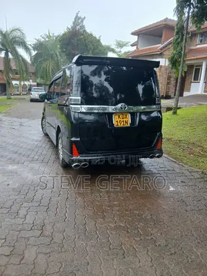 Toyota Noah for Hire