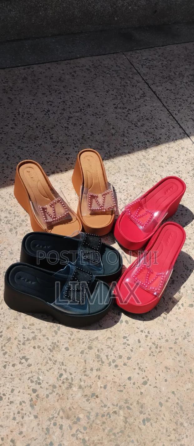 New Trendy Ladies Clear Strap Wedge Slippers Open Toe Zarv Wedge