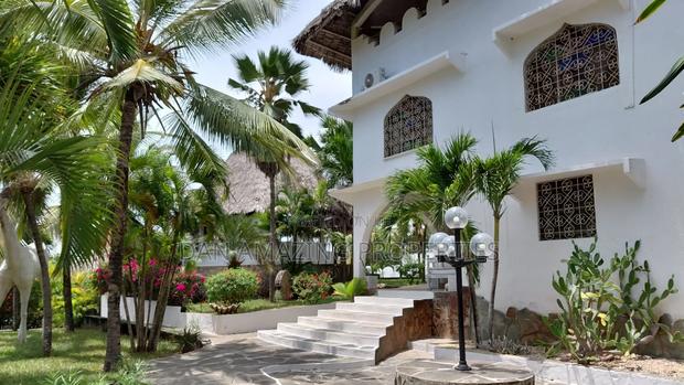 Furnished 8bdrm Villa in Watamu for sale