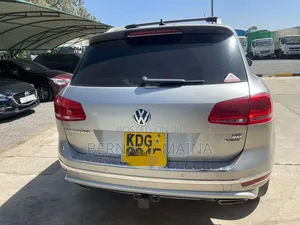 Volkswagen Touareg V6 Lux AWD 4MOTION 2015 Silver
