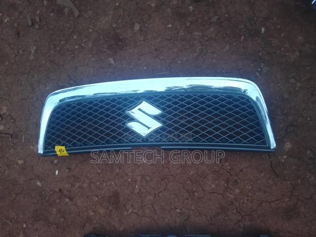 Suzuki Escudo Front Grill