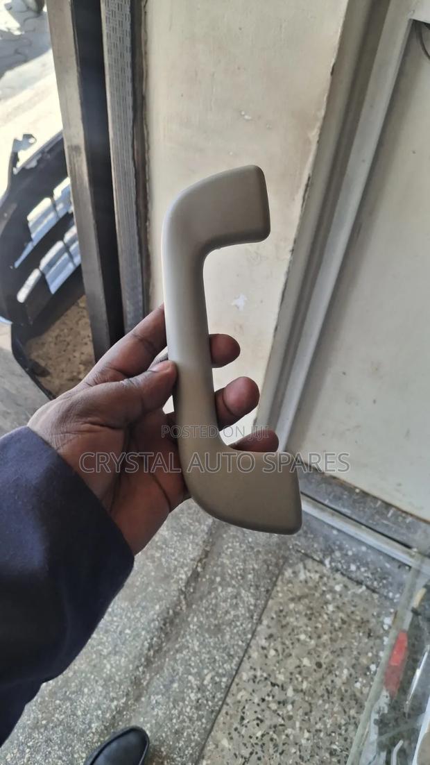 Vitz/Wish/Fielder Handle