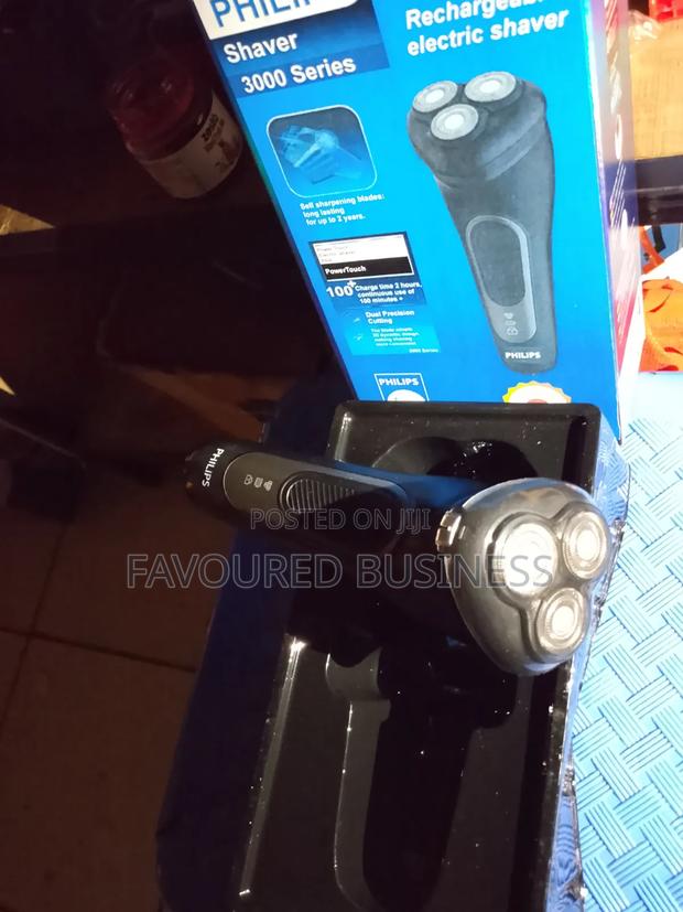 Ideal Philips Smoother Aquatouch Shaver 3000 Series