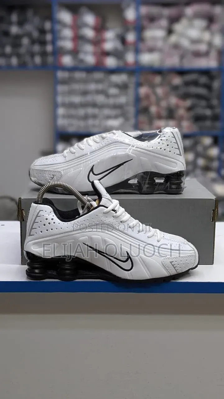 Nike Shox R4 White and Black Retro
