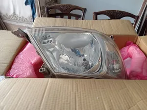 Head Light Toyota Hilux Kun25