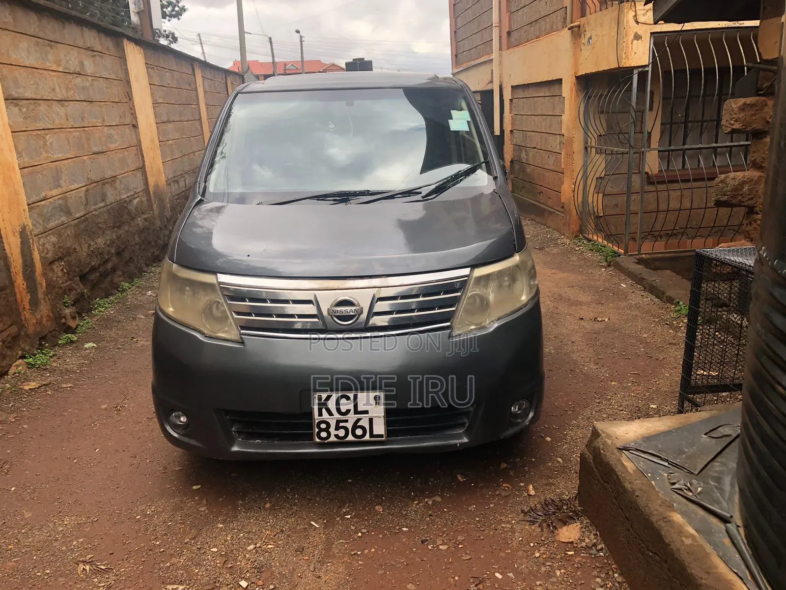 Nissan Santana 2009 Gray