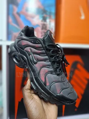 Nike Tn Thermo Reactive Air Max Plus Sneakers
