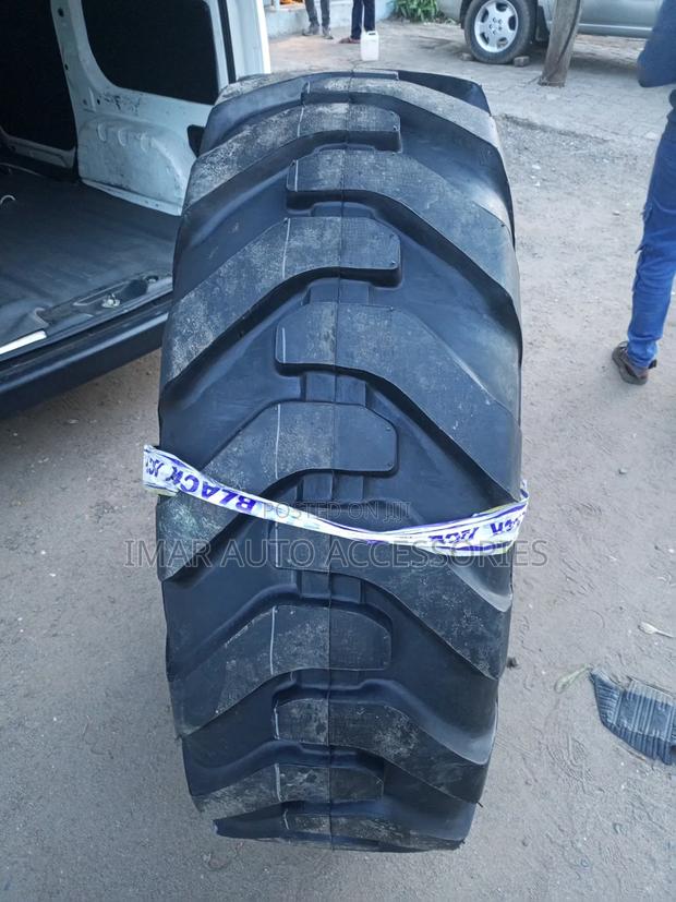 17.5-25 24pr Lt Tubeless Sundom Agriculture Tyres for Sale Kenya
