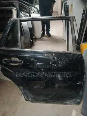 Subaru Outback Br9 Rear Door With Moulding