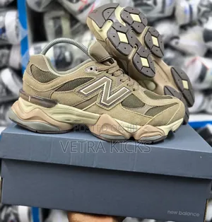New Balance 9060 - Trendy Retro Streetwear Sneakers