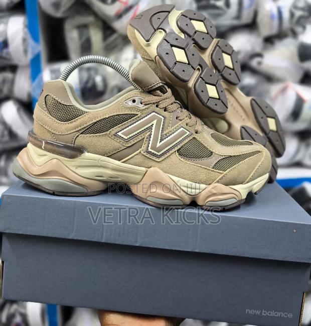 New Balance 9060 - Trendy Retro Streetwear Sneakers