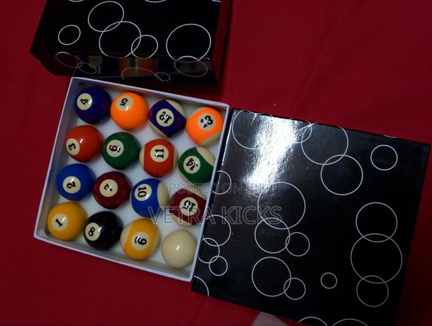 High Quality Billiard Numbered Balls Smooth Polished Finish